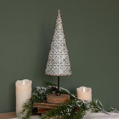 18" STAMPED METAL TREE